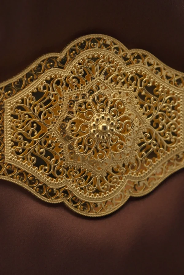 حزام مازنتي فخم من ذهب عيار 21 تصميم فاخر